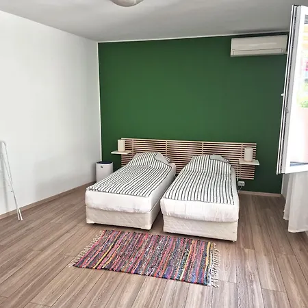 Yes Apartman *