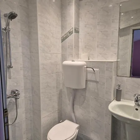 Yes Apartman *